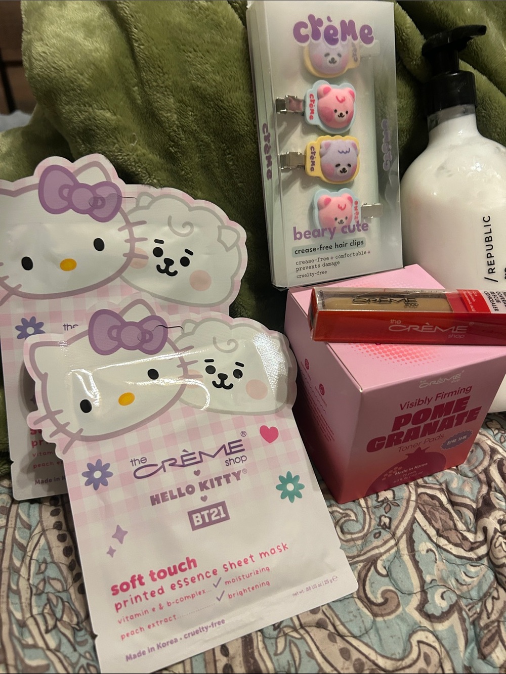 Creme shop Bath & Skin Gift Set – Pink Accessories & Lotion 9 items - Picture 2 of 4